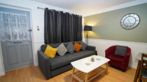 Ground Floor 2Bedroom Apt in Central Slough By Easy 2 Manage
